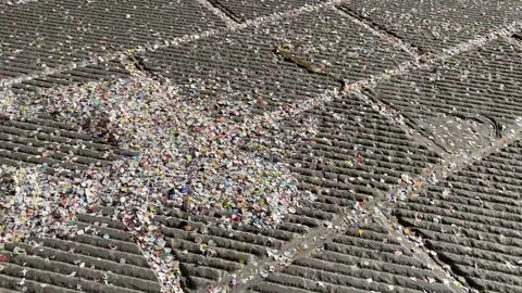 Confetti in the wind Stockbeeldmateriaal 171313751