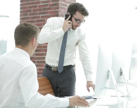 Confident businessman solves work problems 库存照片