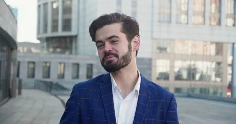 Confident young man talking looking at camera. Stock Footage 165680595