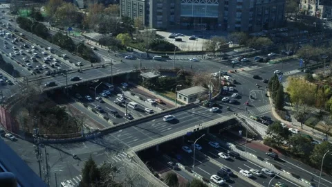 Congested traffic in Beijing high way on Ring Road Stockbeeldmateriaal 303982177