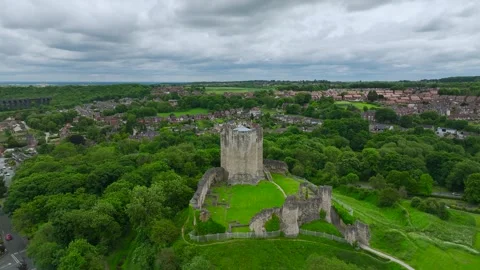 Conisbrough Castle from a drone, Conisbrough, South Yorkshire, England Vídeo Stock 277424990
