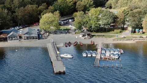 Coniston boating piers Vídeos de archivo 104935979
