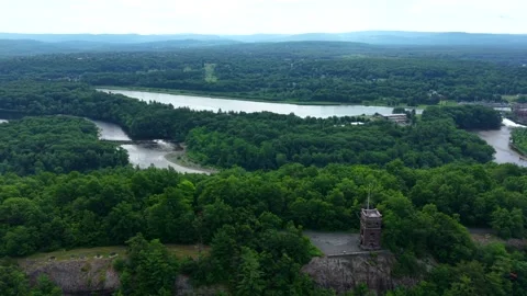 Connecticut River winding through on rural hiking paradise, US Stock-Footage 340353293