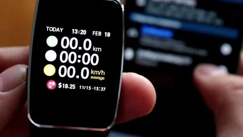 Connecting disconnected smartwatch Stock Footage 76626899
