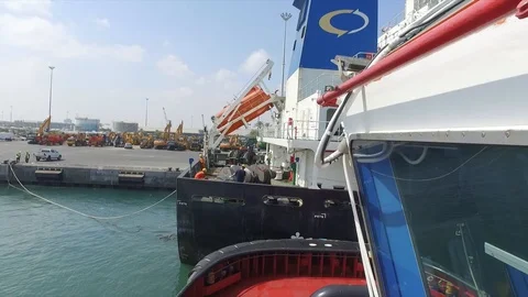 Connectors ship to port Stock Footage 118592342