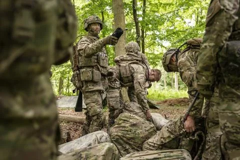 Conscripts from the Life Guards during military exercise at Danish Kulsbjerg Tra Fotos de archivo