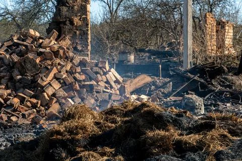 The consequences of a bomb explosion and a fire in a residential building in  Foto stock