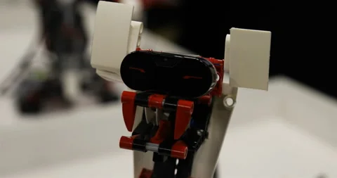 Constructed robot-snake with red teeth Vidéo 106274587