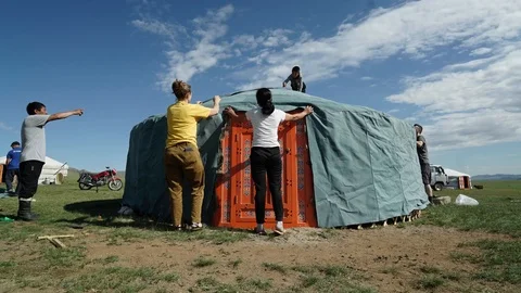 Constructing a a Mongolian Ger at Khangain Nuruu, Mongolia Stock Footage 115035321
