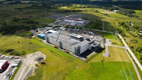 Constructing new data center infrastructure powering cloud technology 库存照片