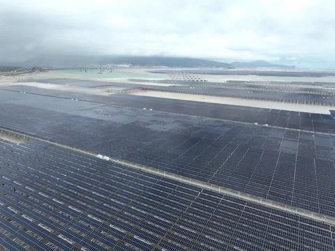 Construction is accelerating on the 2-GW Tianwan tidal flat photovoltaic demo Stock Photos