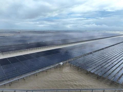 Construction is accelerating on the 2-GW Tianwan tidal flat photovoltaic demo Stock Photos