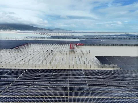 Construction is accelerating on the 2-GW Tianwan tidal flat photovoltaic demo Stock Photos