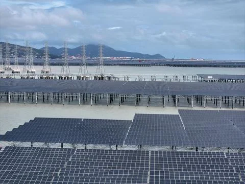 Construction is accelerating on the 2-GW Tianwan tidal flat photovoltaic demo Stock Photos