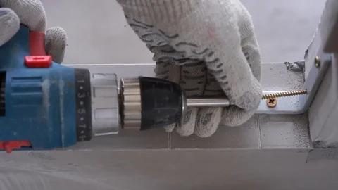Construction and repair - installation of an interroom partition from tongue-and Vidéo 106524832