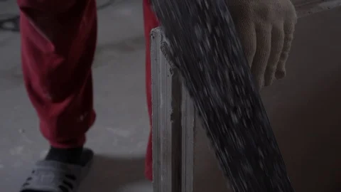 Construction and repair - installation of an interroom partition from tongue-and Vidéo 106662641