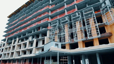 Construction of an apartment building Vídeos de archivo 114163630