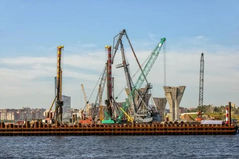 Construction of a bridge over the river Foto stock