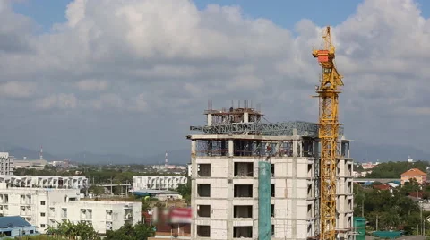 Construction building with crane Stockbeeldmateriaal 47746383