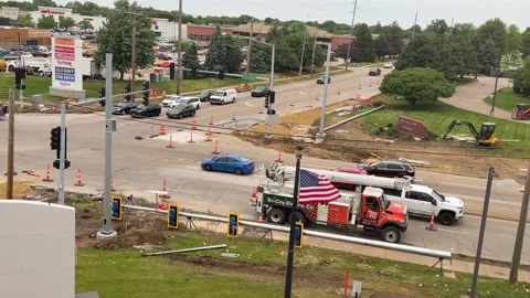 Construction at Busy Intersection - Davenport, IA - May 18, 2026 Video stock 335242264