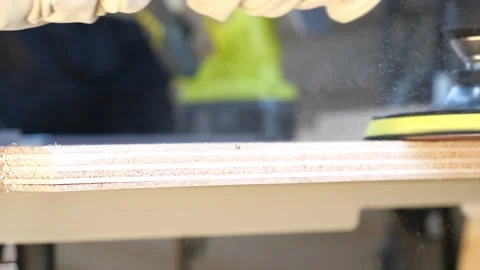 Construction carpenter worker using saws and power tools to get the job done Vidéo 279860457