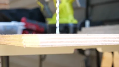 Construction carpenter worker using saws and power tools to get the job done Vidéo 279860489