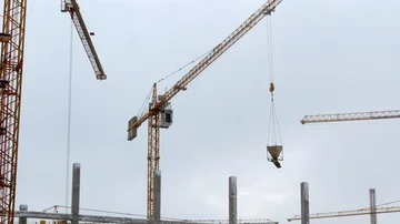 Construction crane working tower building 4k 库存影片 85652070