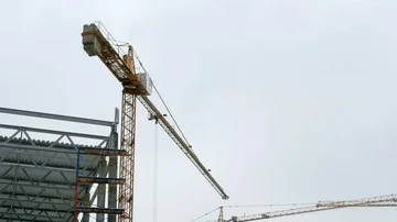 Construction crane working tower building 4k 库存影片 85653890