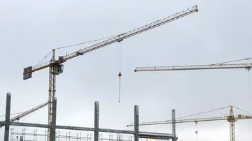 Construction crane working tower building 4k 库存影片 85654061