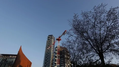 Construction crane zooming in Stock Footage 102290633