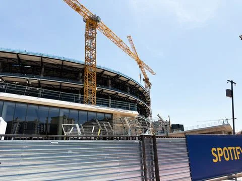 Construction cranes and modern Camp Nou stadium under development in Barcel.. 스톡 사진