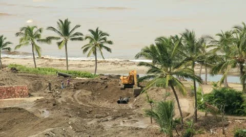 Construction Digger on Puerto Vallarta beach in Mexico 库存影片 11979895