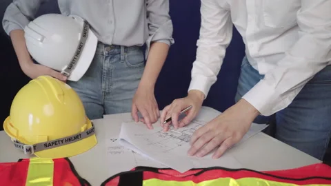 Construction Engineer, on-site planning, interior view work before decoration Stock Footage 157761425