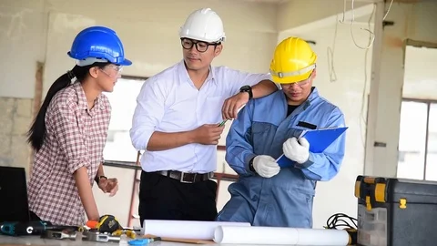 Construction engineer teamwork Safety Suit Trust Team Holding White Yellow Safet Видео 122215947