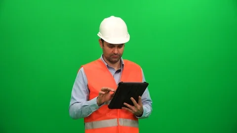 Construction Engineer Using Tablet 库存影片 88652751