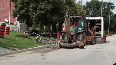 Construction equipment arm lifting in front and stopping work, taking a rest Video stock 248715426