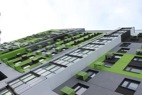 Construction of frame-concrete apartment building with a high-rise crane. Rai Foto stock