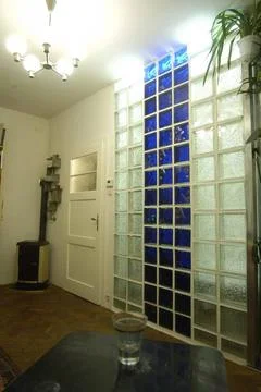 a construction with glass in a building, working with different materials... Fotos de archivo