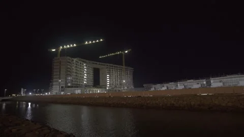 Construction of a hotel on the ocean, night Video stock 152161578