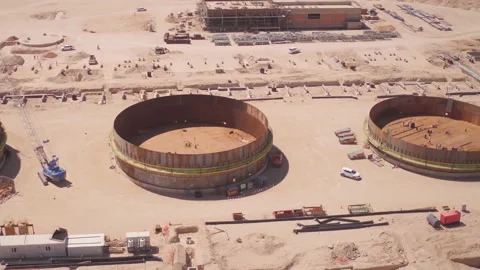 The construction of a large oil refinery- Karbala Oil Refinery, South Karbala Video stock 218627909