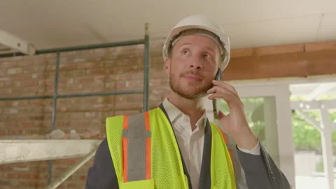 As Construction Manager, I oversee projects, manage contractors, ensure Vidéo 310307901