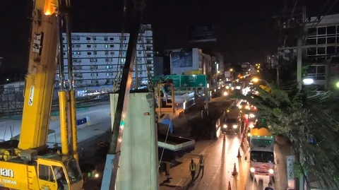 Construction of mass transit system (skytrain) on the road in Bangkok 库存影片 107000470