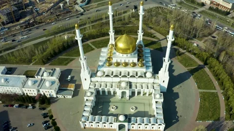 Construction of a mosque in Astana, Nur-Sultan. Kazakhstan, Nur-Sultan. Drone vi 스톡 동영상 240526883