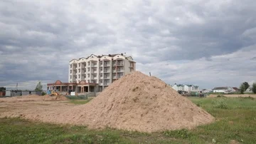 Construction of a multi storey building Stock Footage 85758999