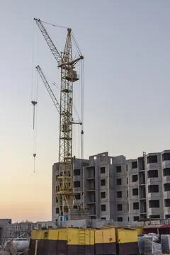 Construction of a multi-storey panel reinforced concrete house. Stock-Fotos