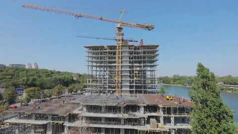 Construction of a multi-storey residential building. Tower crane at a 库存影片 148265970