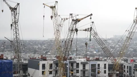 Construction of multi-storey residential building Vídeos de archivo 152107725