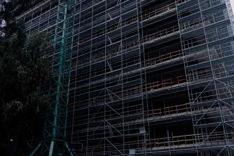 Construction of a multi-storey skyscraper building. Фото