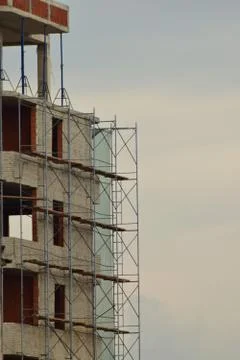 Construction of new multi-storey building with brickwork 库存照片