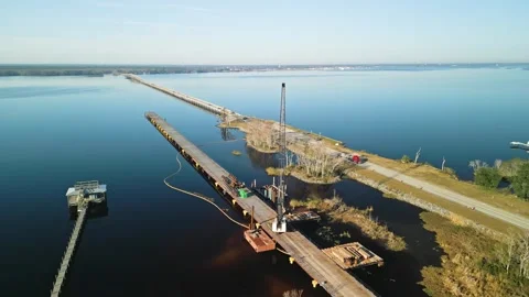 Construction on the new Shands Bridge in St. Johns County, Florida 動画素材 300924376